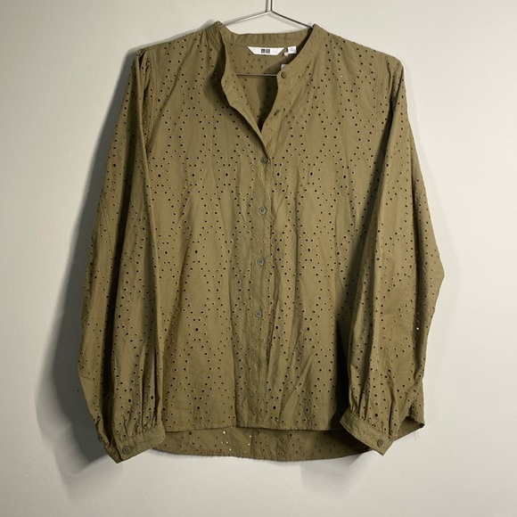 🧵NWT UNIQLO Eyelet Long Sleeve Button Down Women’s Top - Picture 1 of 5